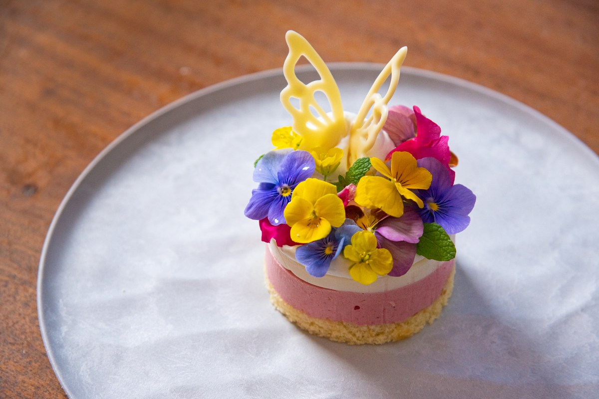 浜松の食材と花を生かしたTable Bleue LENRIの料理